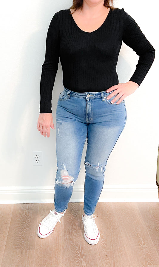 Distressed High Rise Skinny Jeans